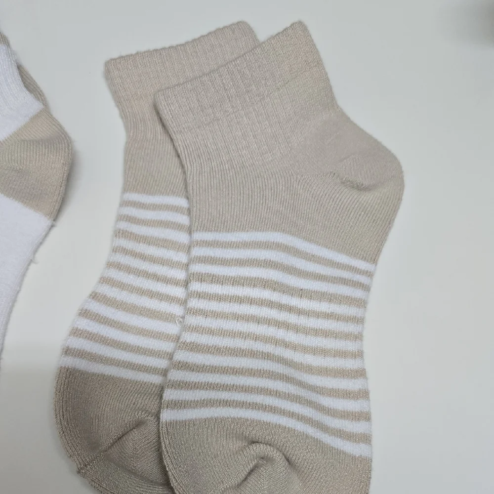 White and Tan Ankle Socks - Size 5-10
